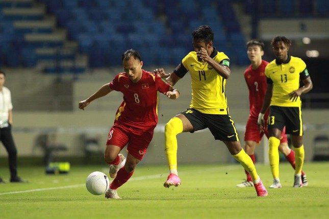 CĐV Malaysia chê Việt Nam thắng nhờ trọng tài, đòi sa thải ông Tan Cheng-hoe